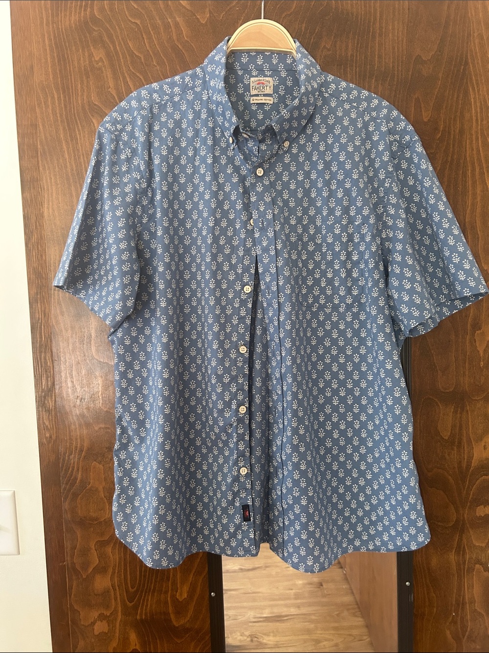 Faherty Blue Short-Sleeve Button-Down with White Micro Floral